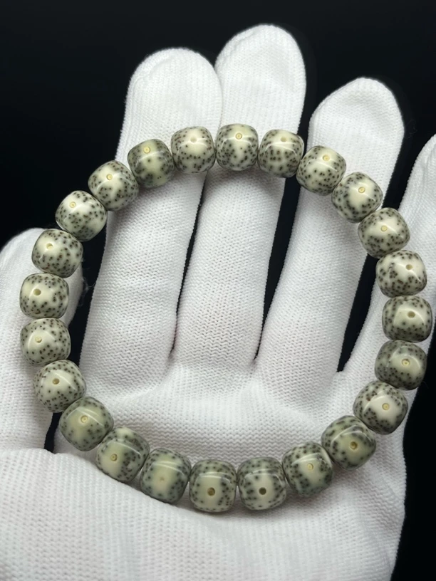 石玉料绿包白单凤眼留白10x9桶珠，原生态星月菩提，一物一图