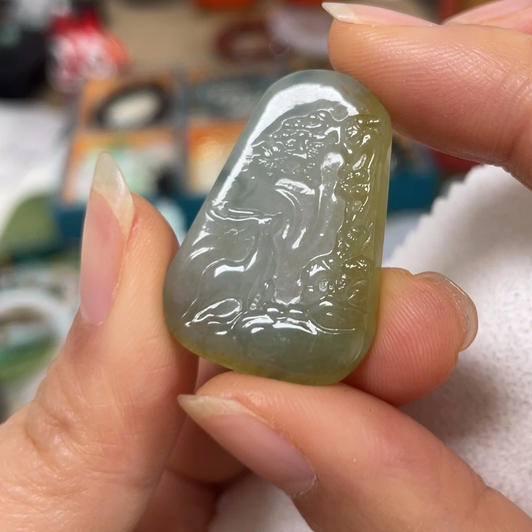 翡翠未镶嵌颈饰鹿牌