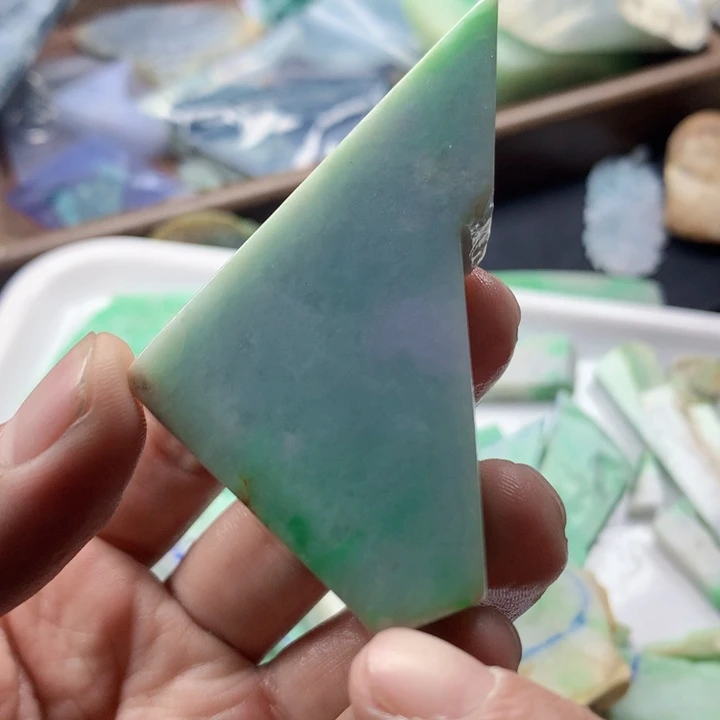 颈饰未镶嵌翡翠材料