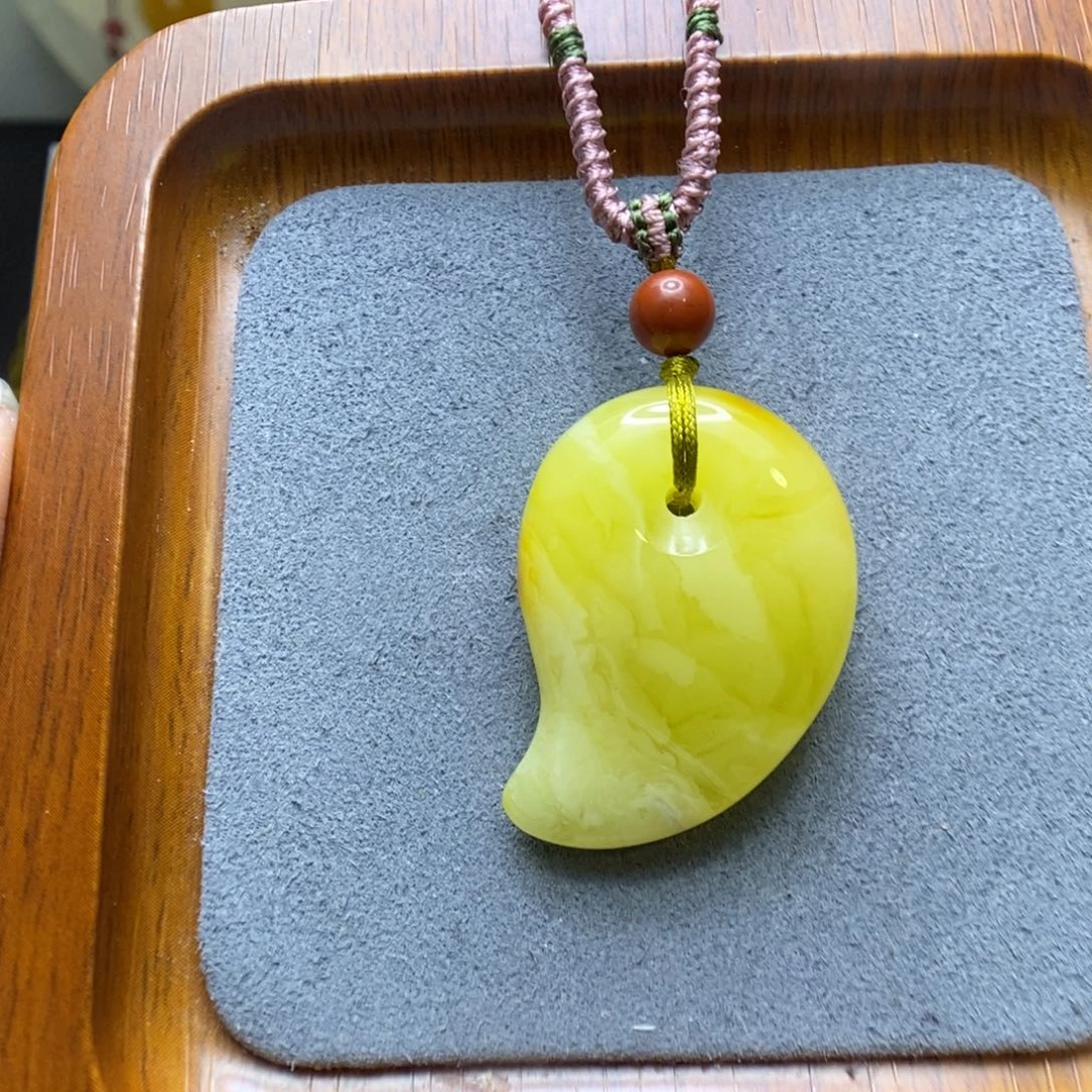 蜜蜡颈饰未镶嵌男****字郎