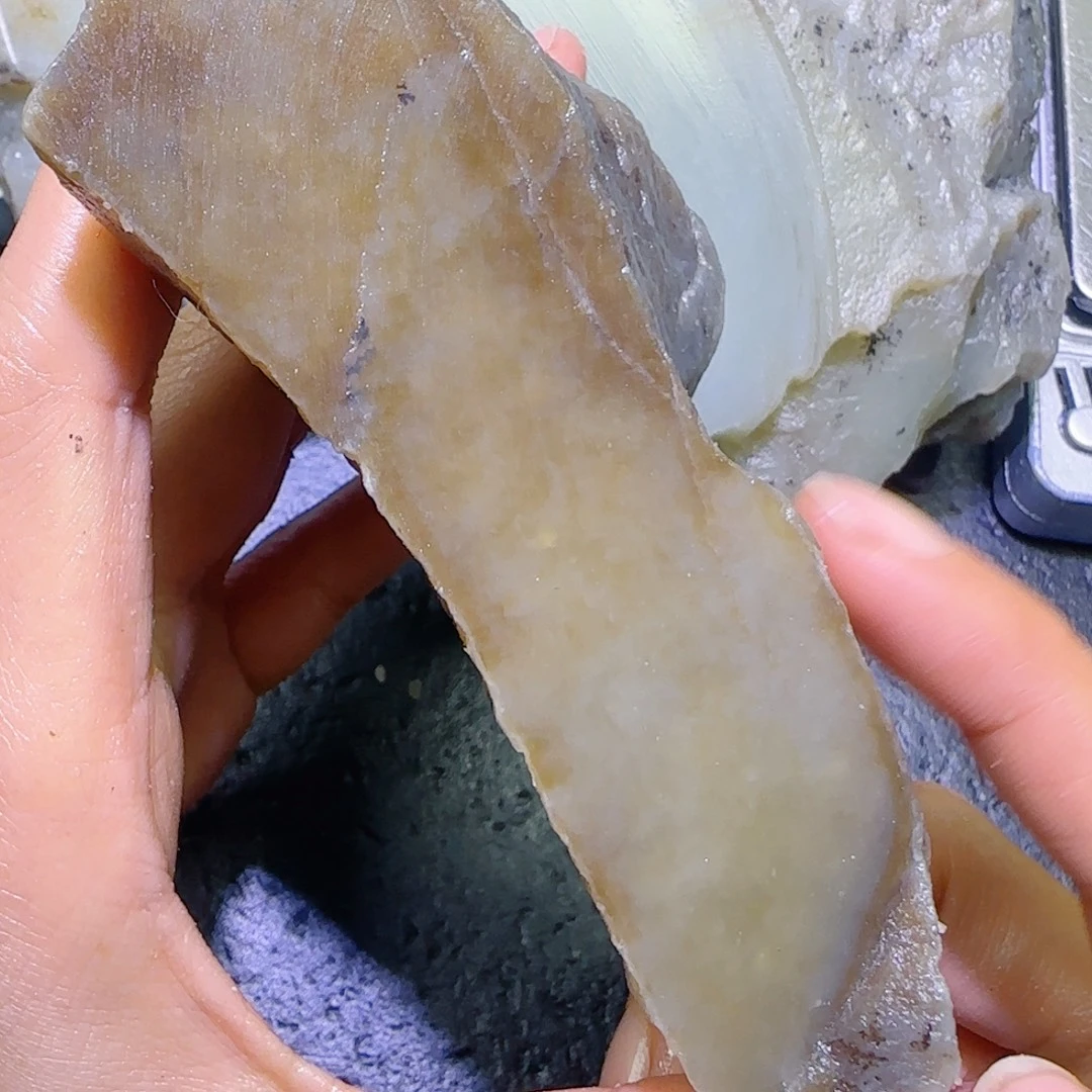 和田玉未镶嵌珠宝半成品