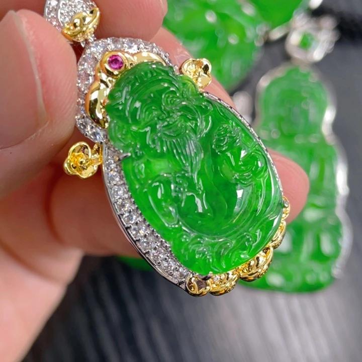 翡翠颈饰未镶嵌天然