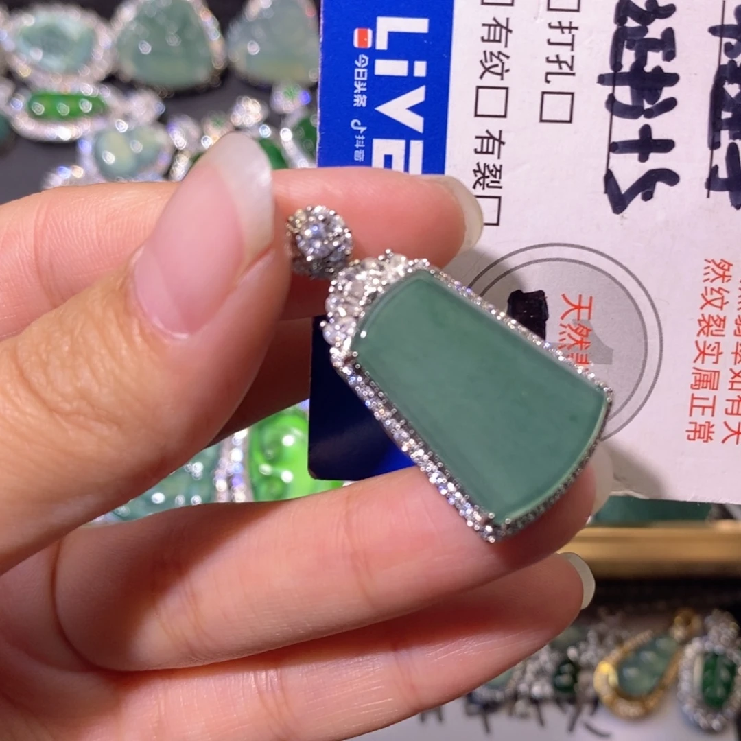 翡翠未镶嵌颈饰天然