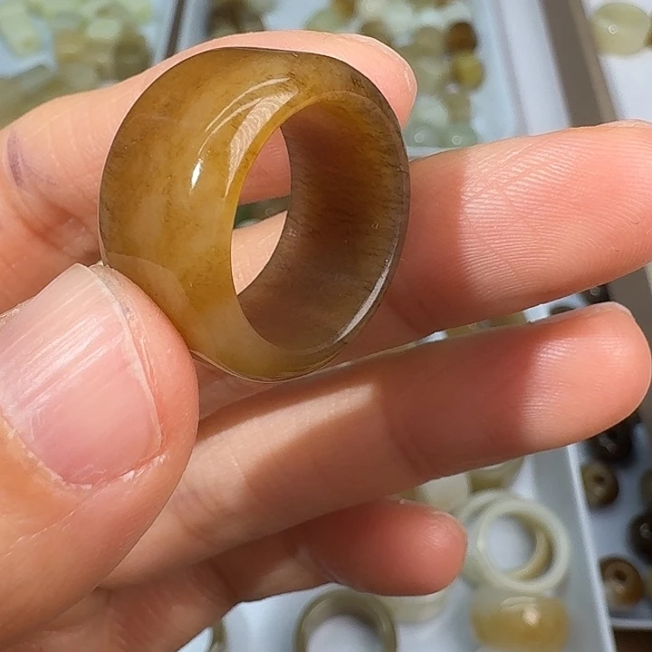 和田玉（糖玉）未镶嵌戒指17.8内径30