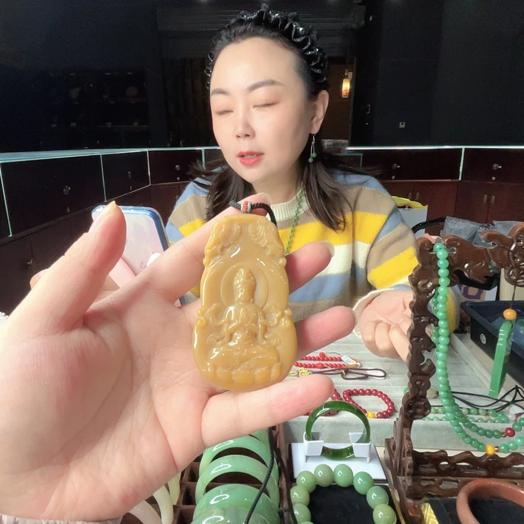 石英岩玉未镶嵌颈饰