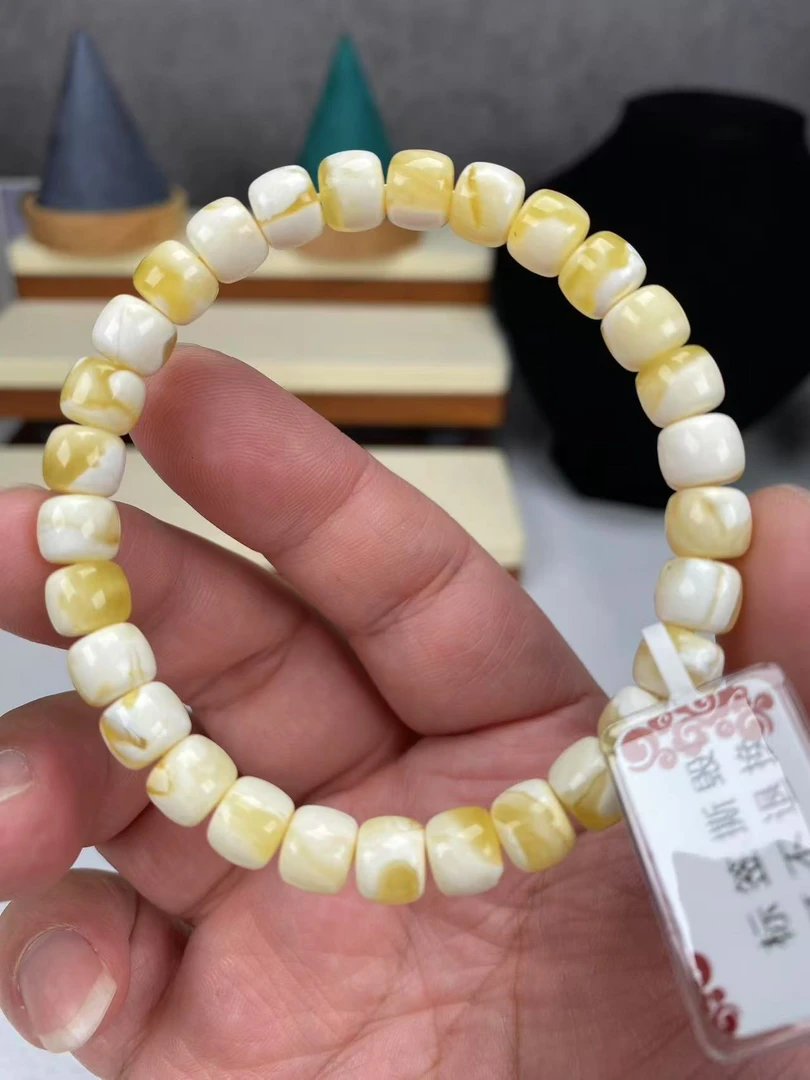 龙哥推荐：蜜蜡俄白料瓷白妖花8mm精工老形单圈手串天然原矿无优化