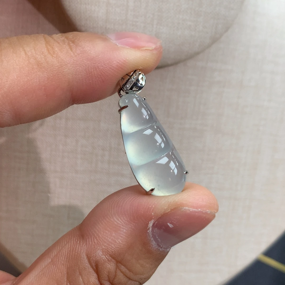 颈饰未镶嵌翡翠豆子