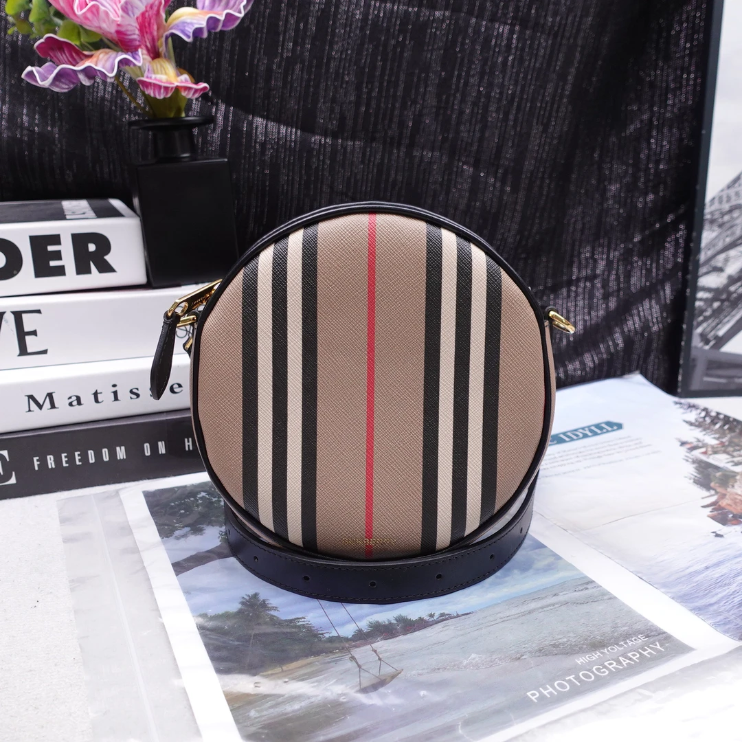 95新 BURBERRY/博柏利 单肩包/T10319536