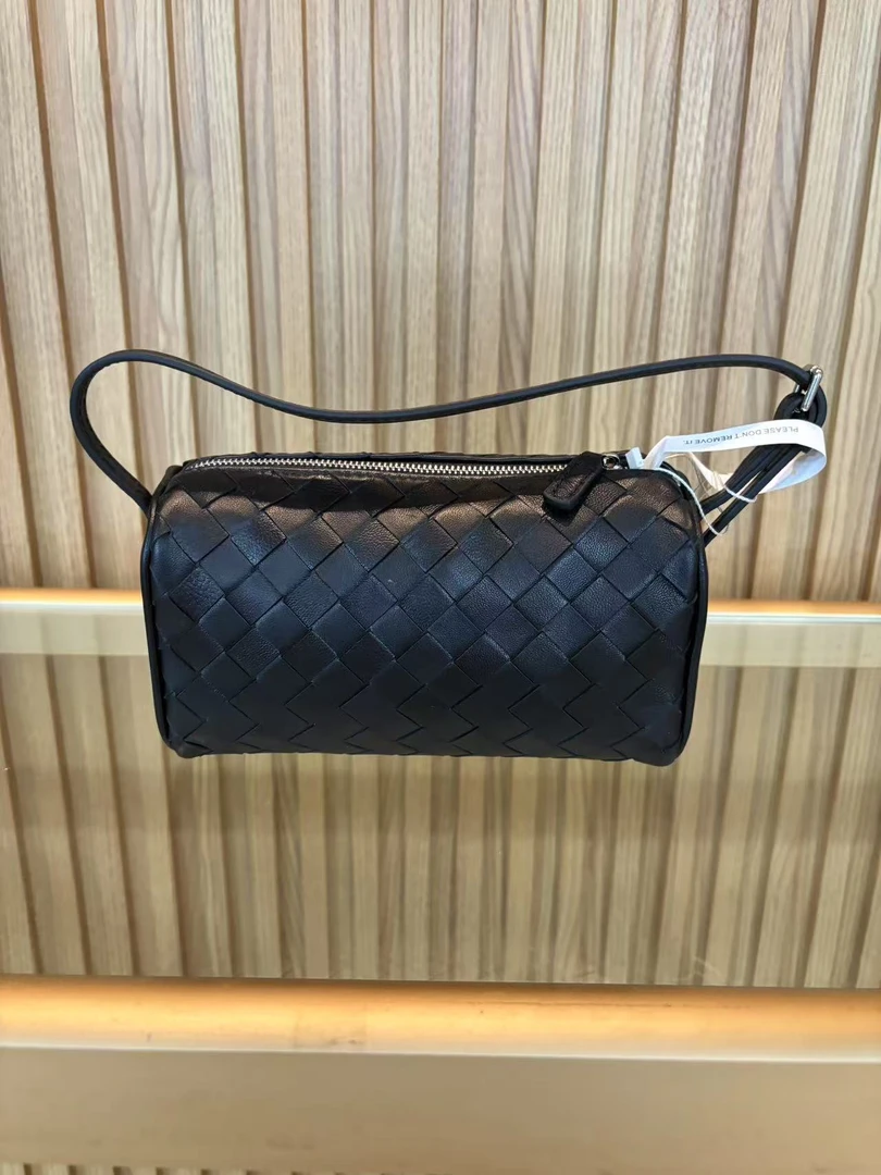 AY197【编织笔筒】 黑色19CM 羊皮 新款斜跨女包