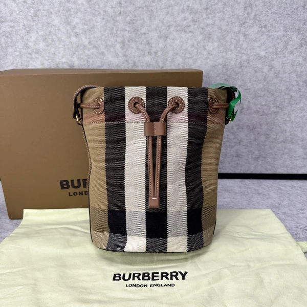 包包/博柏利/市场价38000/250121XL0032