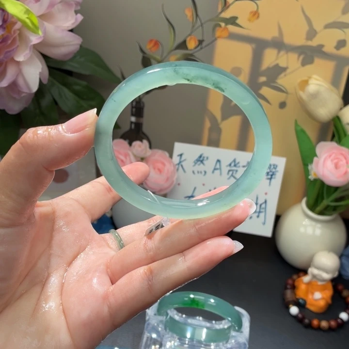 翡翠未镶嵌手镯冰晴底飘花
