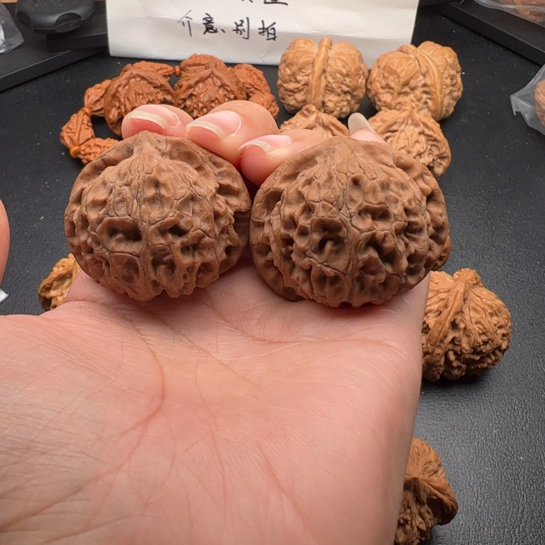 文玩核桃把件宫灯