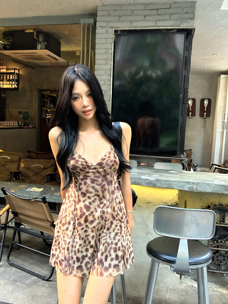 性感辣妹豹纹印花绢网V领吊带短连衣裙女纯欲收腰显瘦短裙