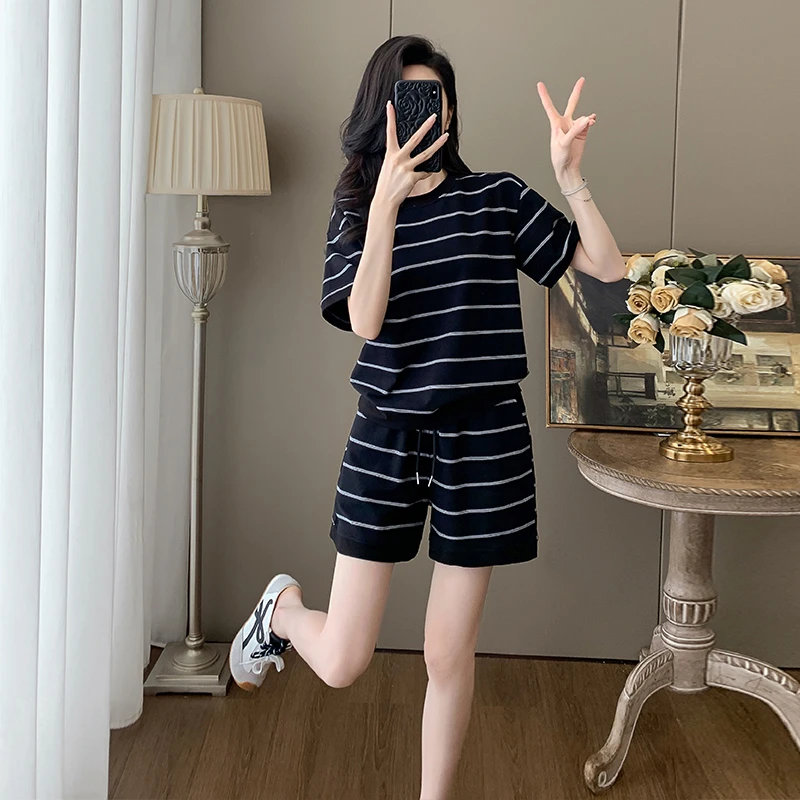 设计感宽松显瘦气质2025夏季新款拼色条纹短袖上衣短裤休闲套装女