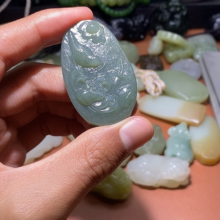 和田玉未镶嵌颈饰