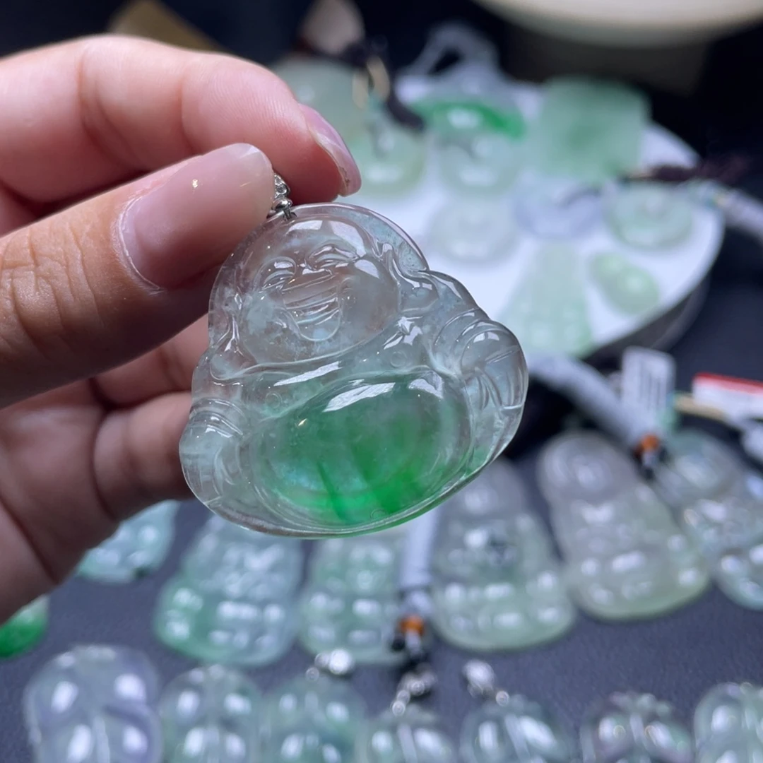 颈饰未镶嵌翡翠