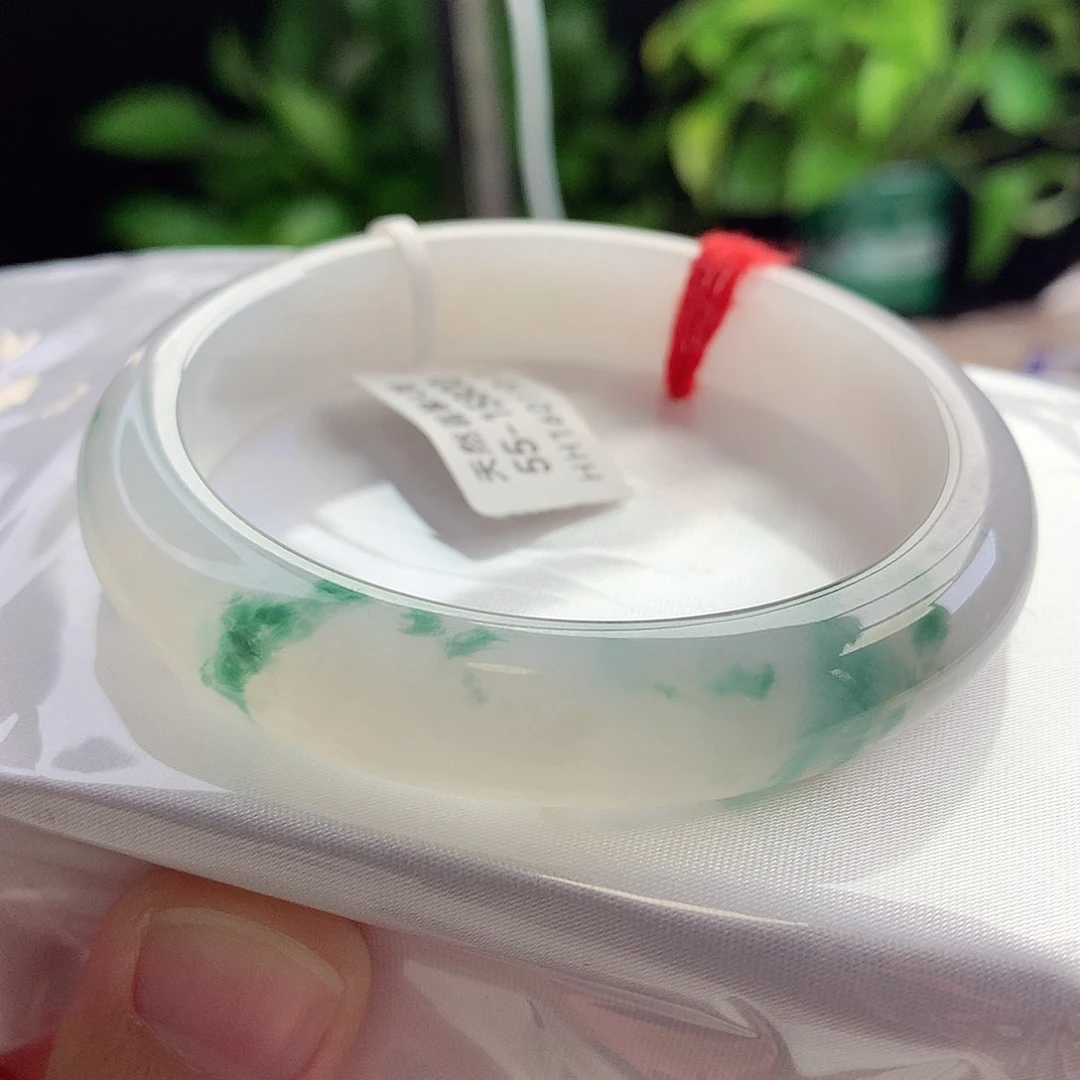 未镶嵌手镯翡翠55-56圈口白底飘翠绿花主播强推3号