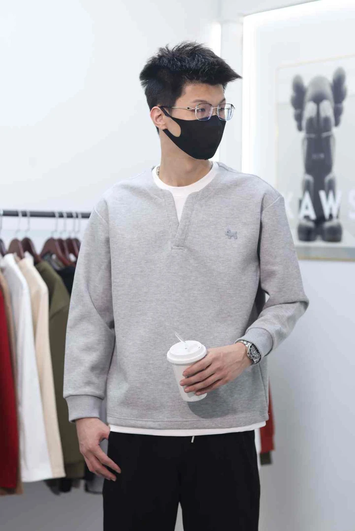 秋冬新品设计师款式拼接假两件刺绣长袖卫衣V领简约男士休闲上衣