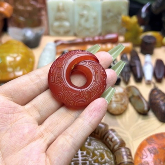 蛇纹石玉未镶嵌颈饰