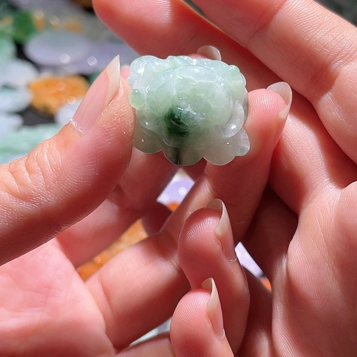 颈饰未镶嵌翡翠天