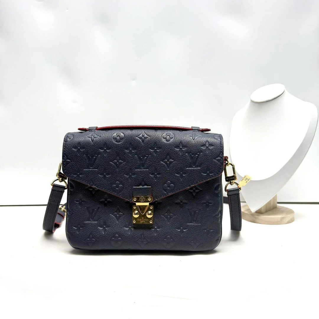 胖虎佳佳/路易威登/95新/公价0/箱包/两用包/31B2503140223