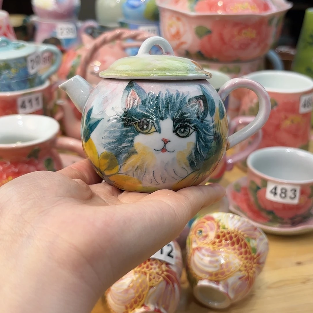 瓷片兔兔盖茨。兔兔好