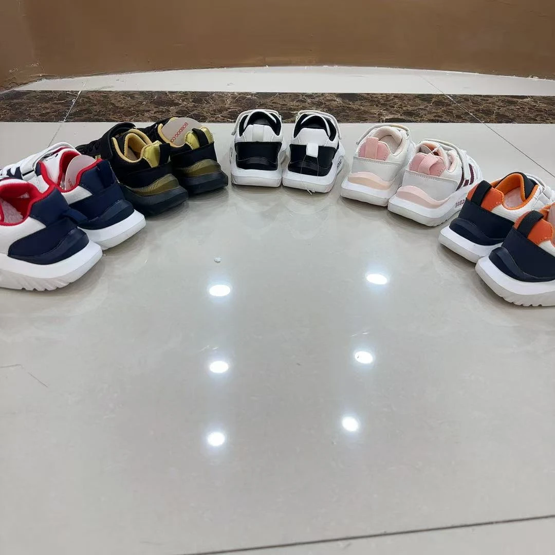 皮面粘扣运动鞋4178