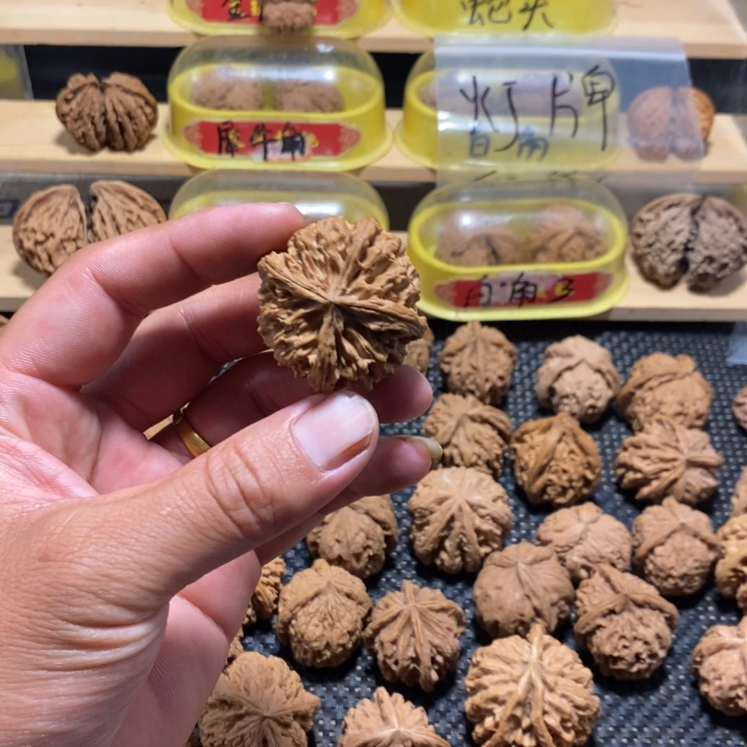 小***、文玩核桃吊坠核桃异形