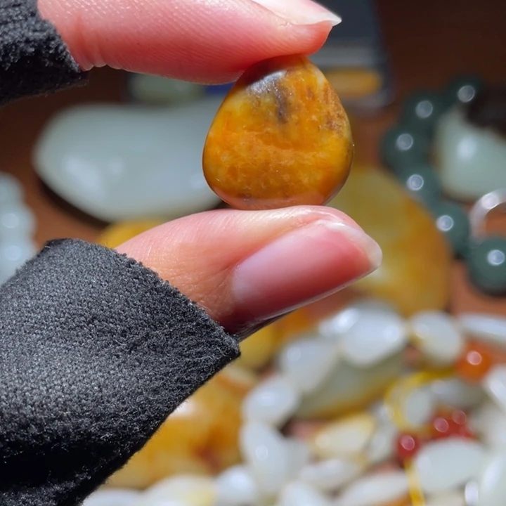 和田玉未镶嵌车挂