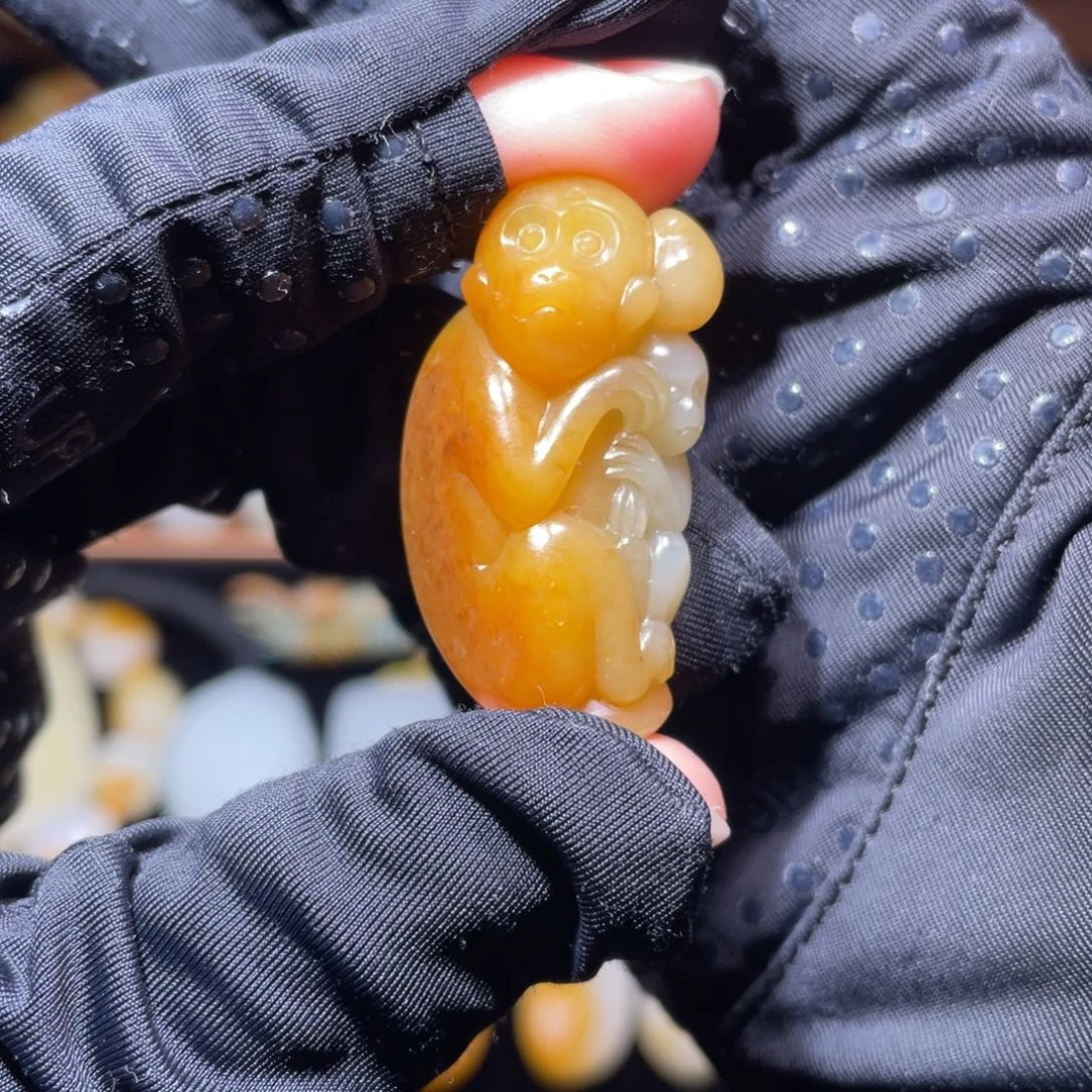 和田玉未镶嵌颈饰辈辈封侯