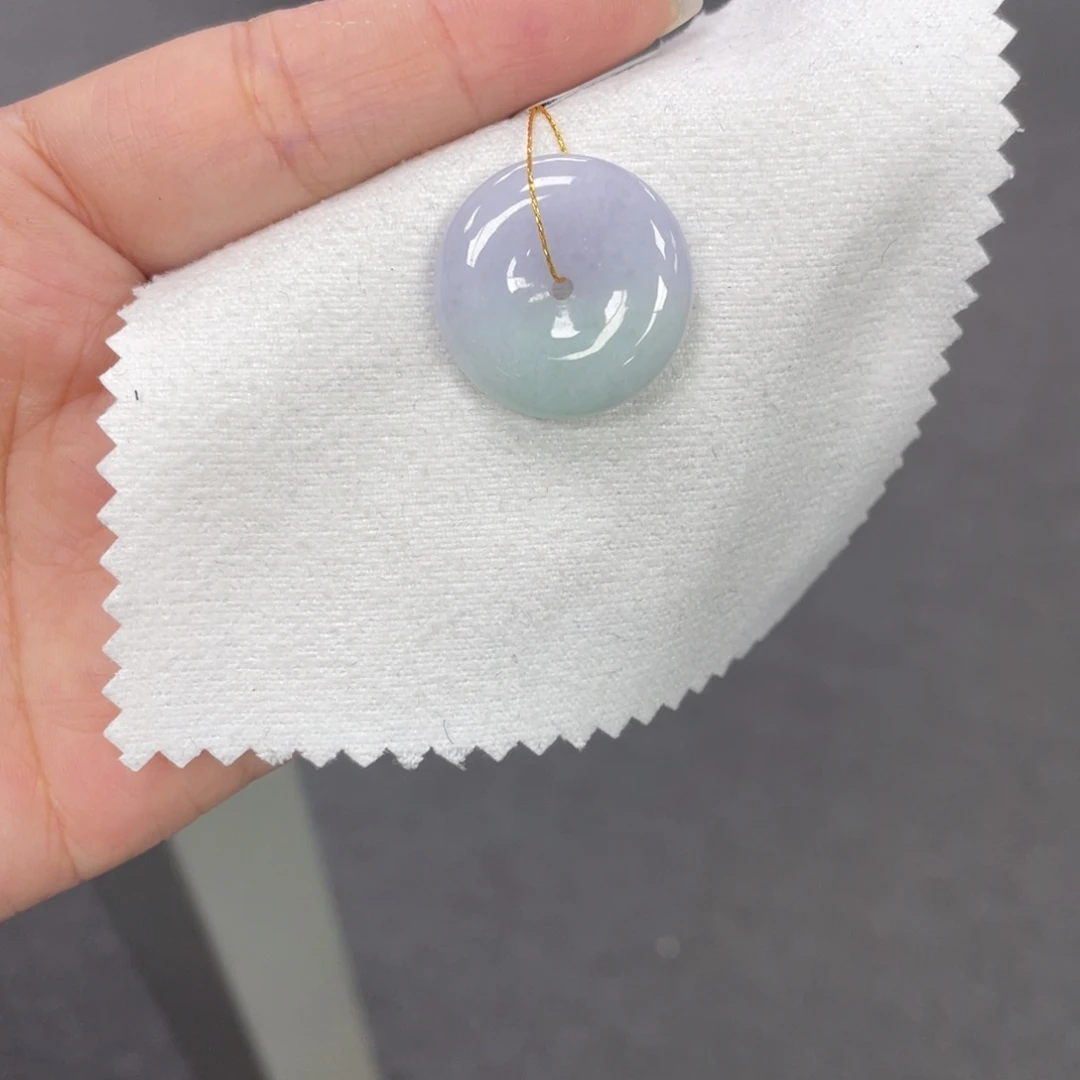 翡翠未镶嵌颈饰平安扣