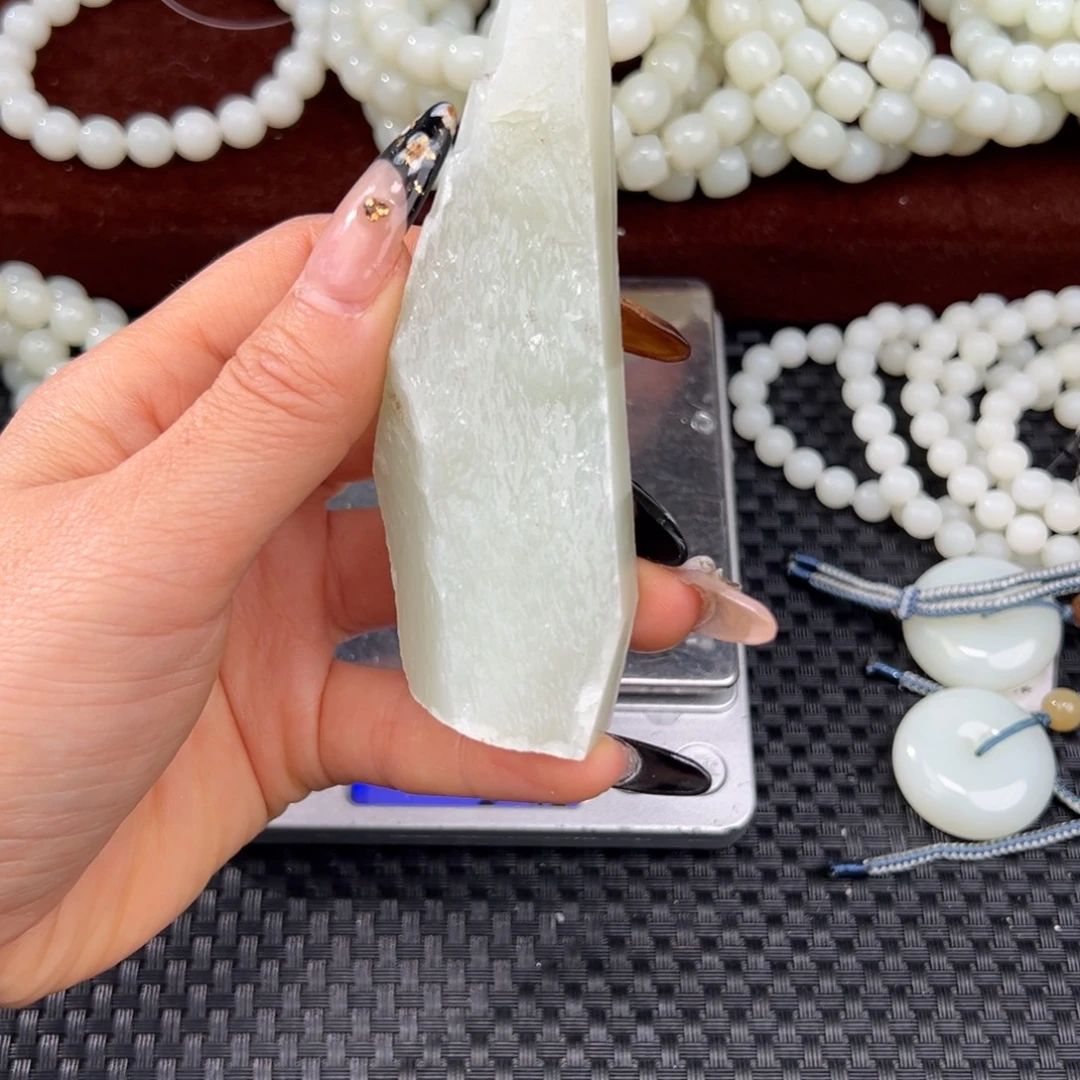 和田玉未镶嵌珠宝半成品