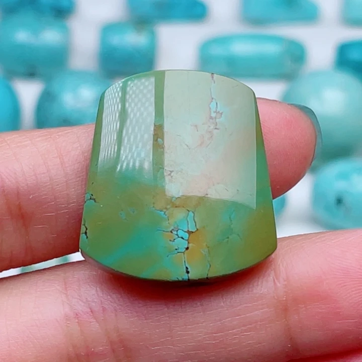 绿松石未镶嵌挂件