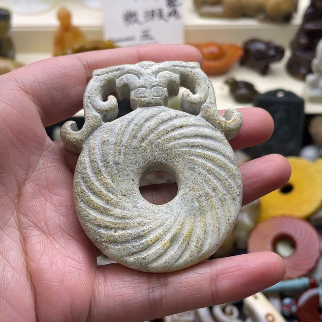 未镶嵌蛇纹石玉颈饰30