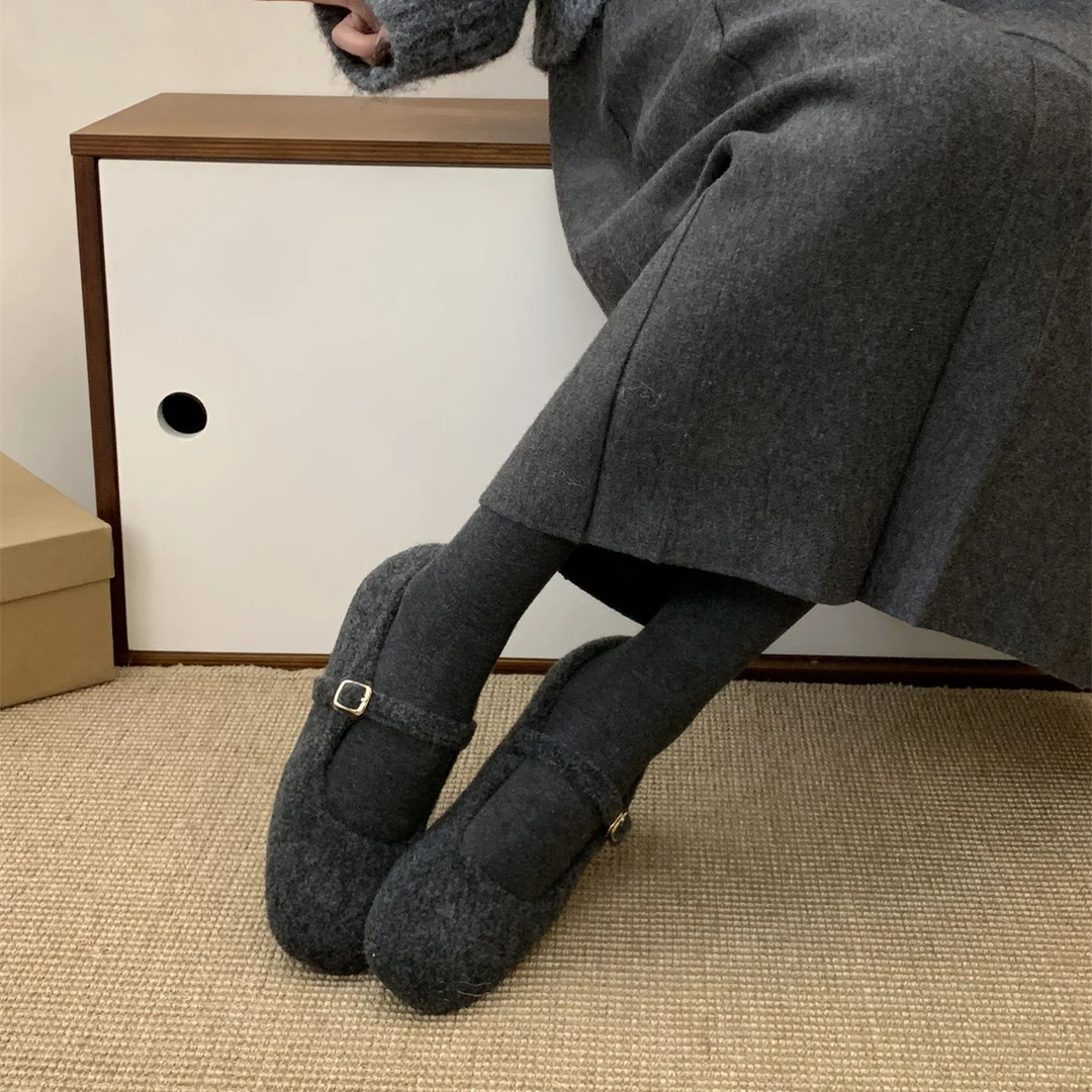 复古风时髦单鞋女2025年秋冬季新款法式方头一字扣带玛丽珍单鞋女