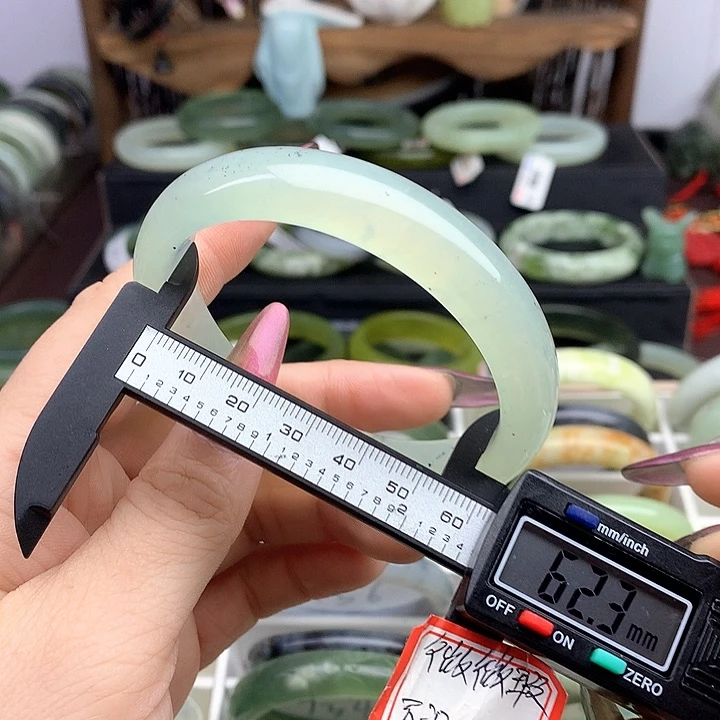 蛇纹石玉手镯未镶嵌737