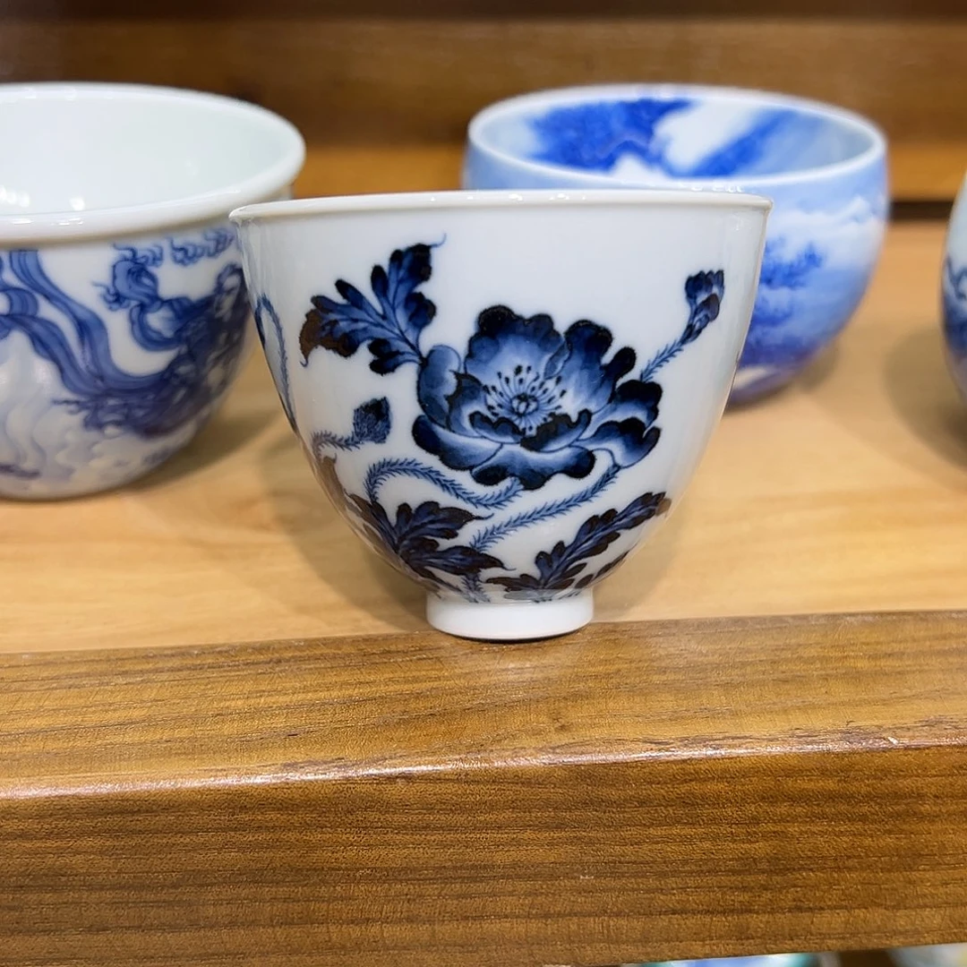 用***8青花手工虞美人品茗杯