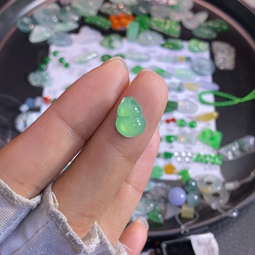【闪购商品】翡翠挂件未镶嵌葫芦