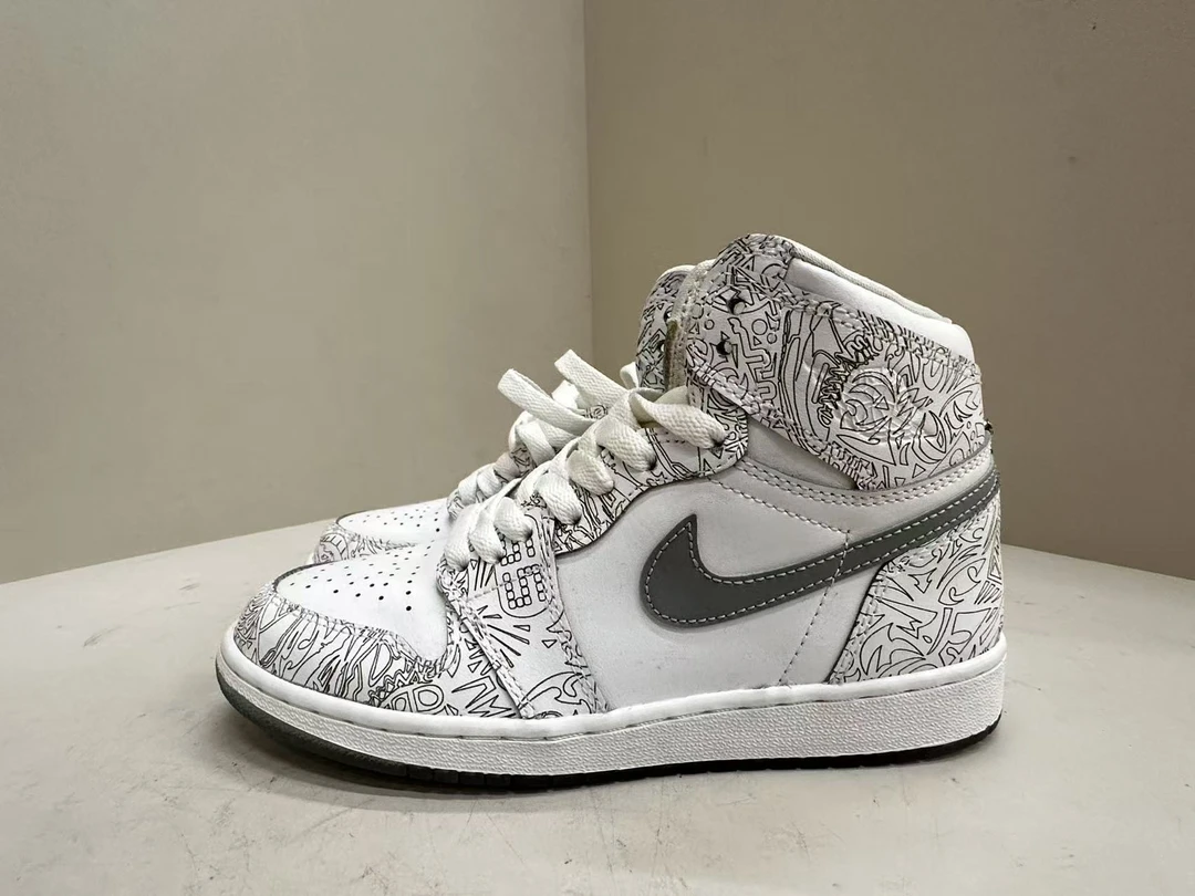 nike aj1 镭射 经典配色板鞋 36码 全新原盒