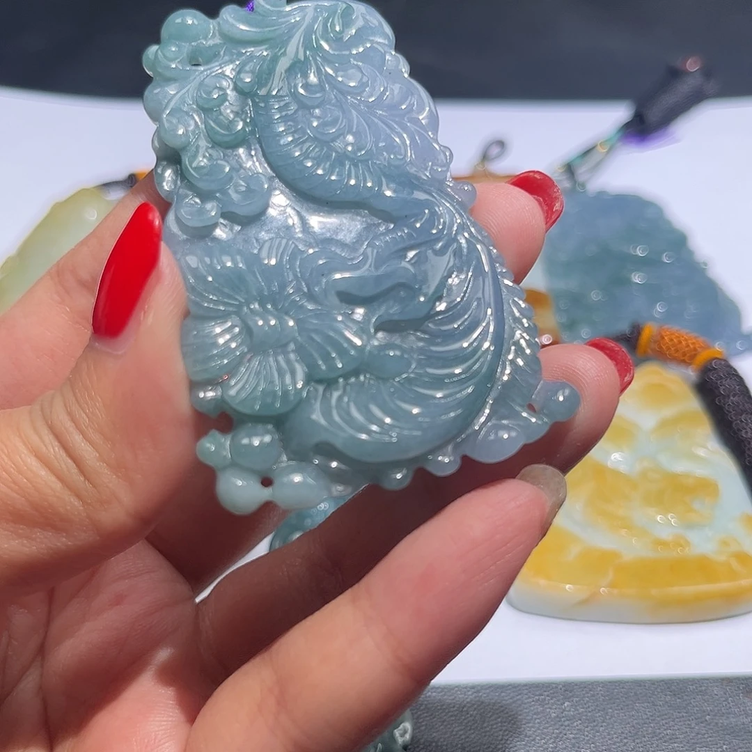 翡翠未镶嵌颈饰吊坠