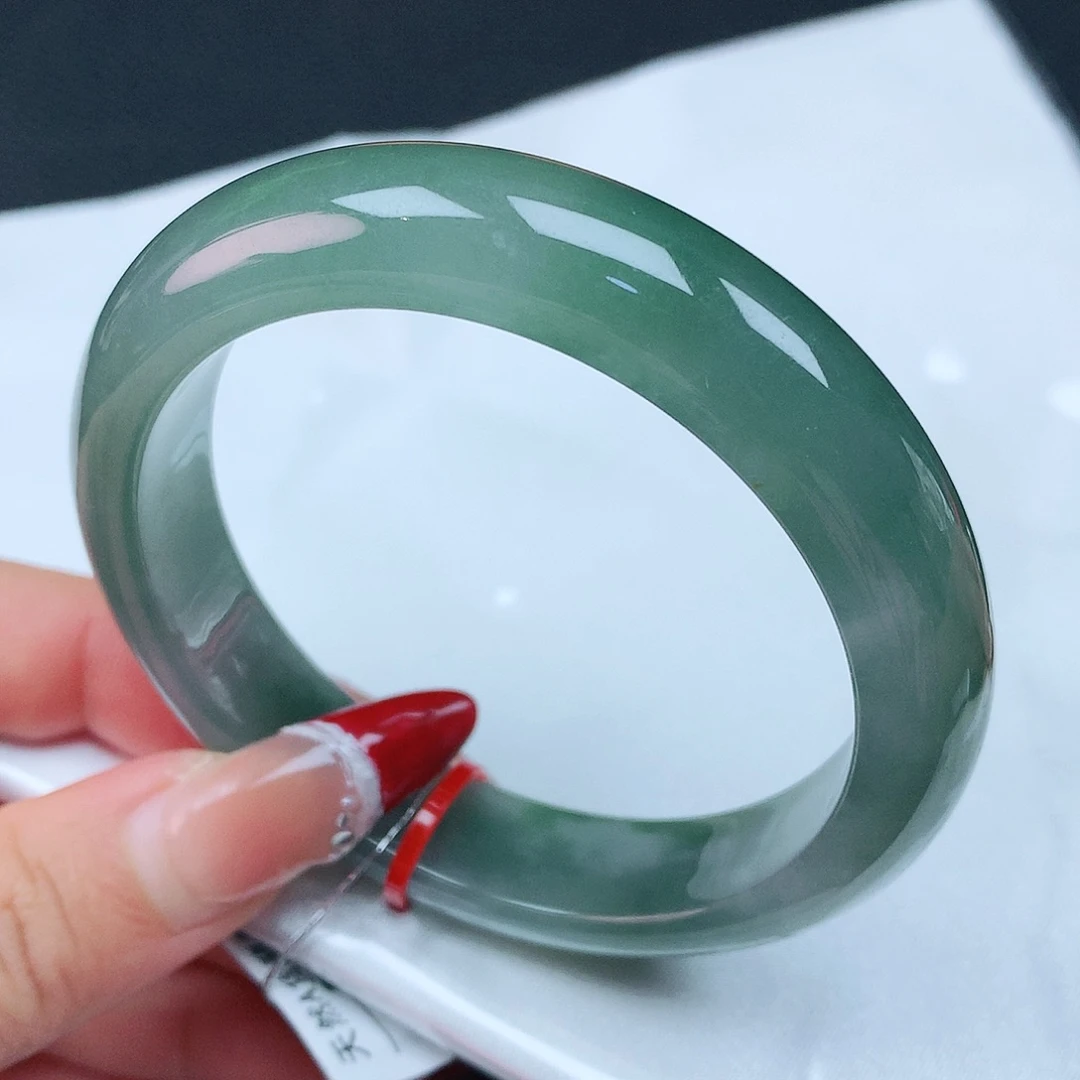 翡翠手镯未镶嵌57圈