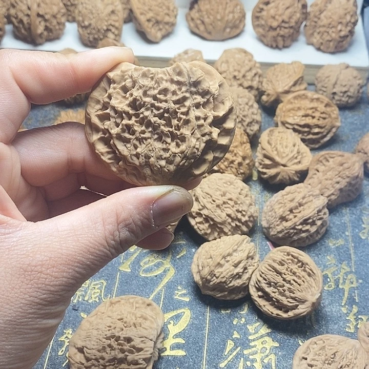 九***粉桃核吊坠58官帽压扁