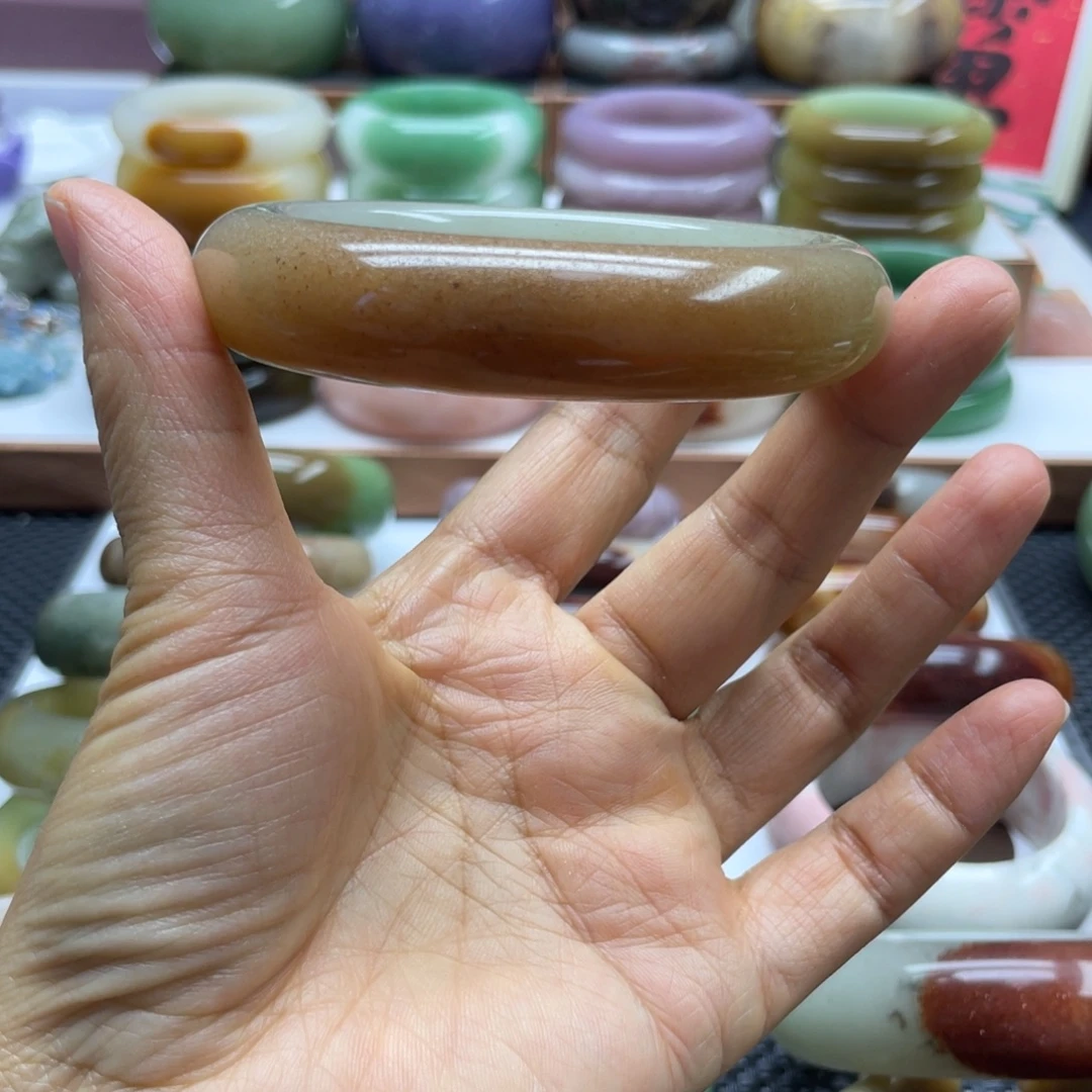 石英岩玉未镶嵌手镯