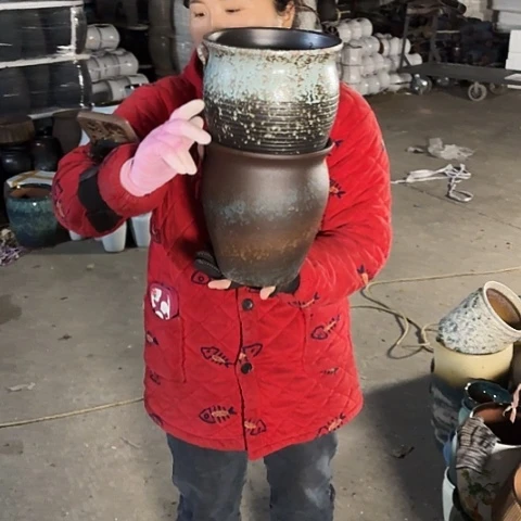 18口21高瑕疵掉耳朵。