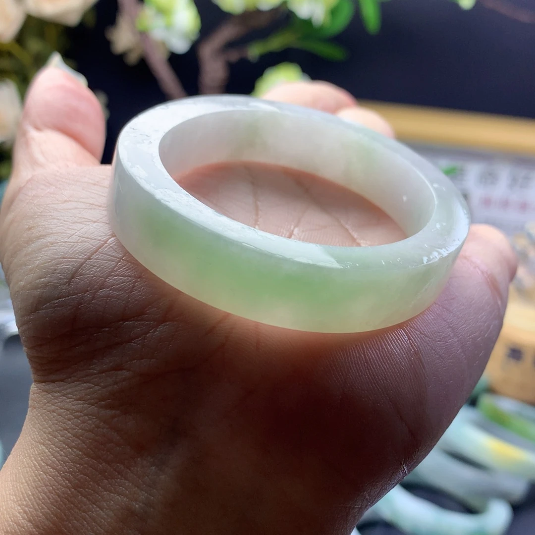 土***豆定制翡翠未镶嵌翡翠手镯54贵妃