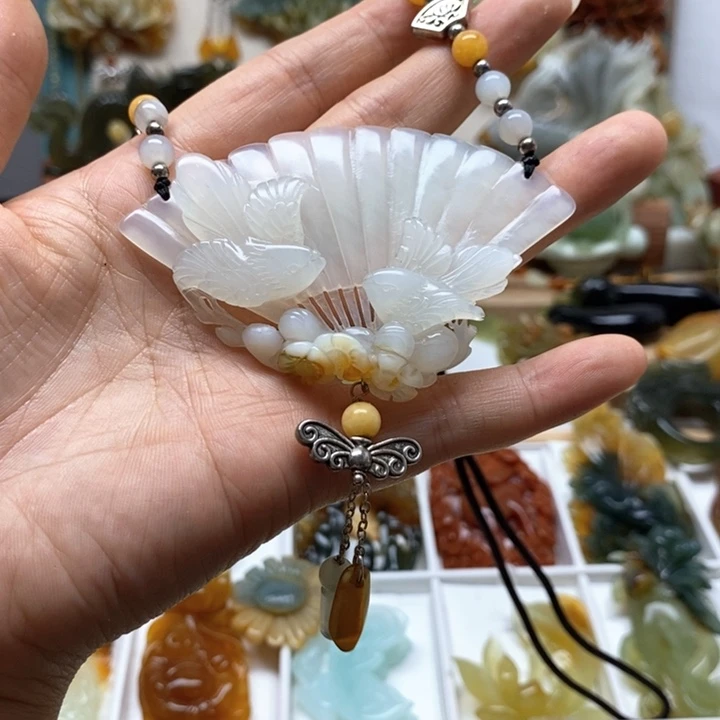 未镶嵌蛇纹石玉颈饰