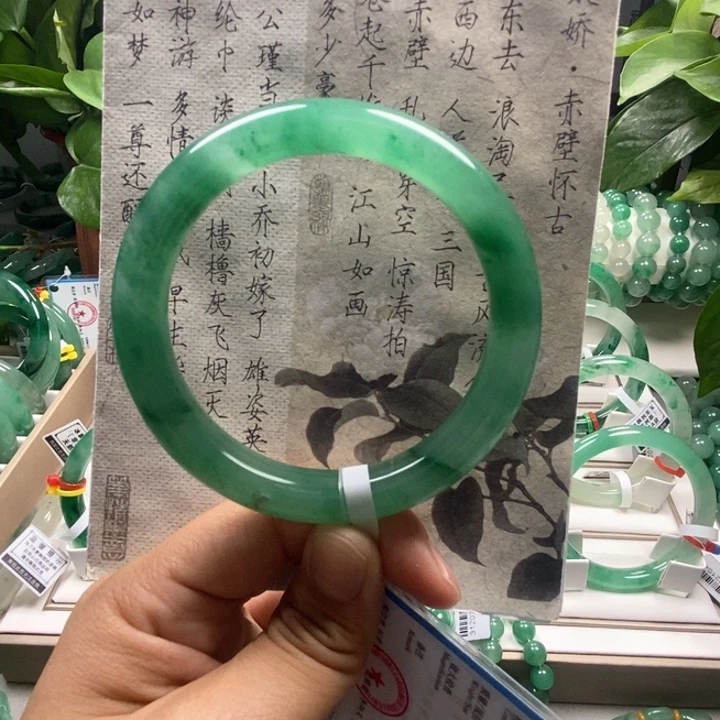 石英质玉手镯未镶嵌@****舒