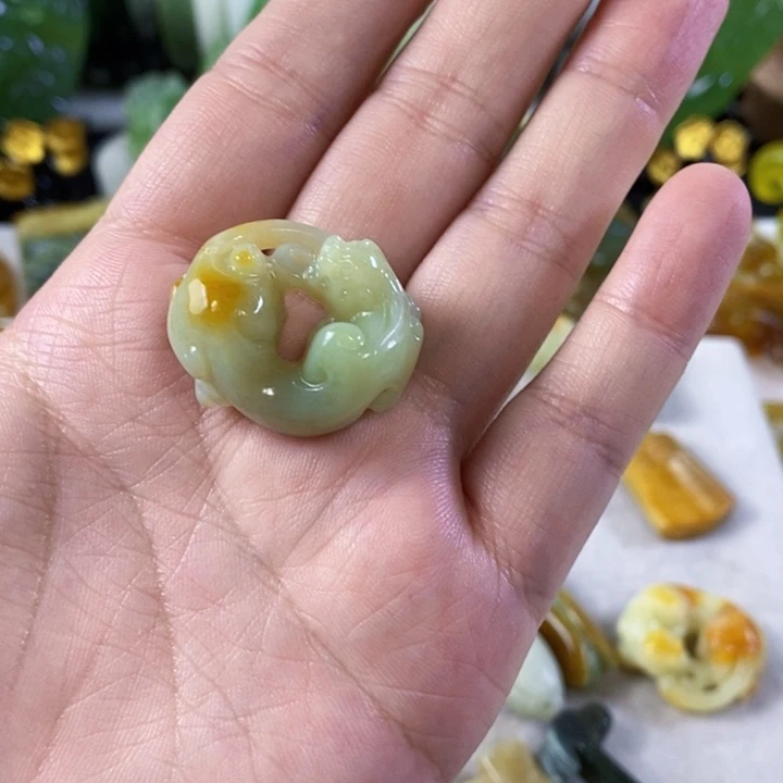 未镶嵌和田玉挂件小*母