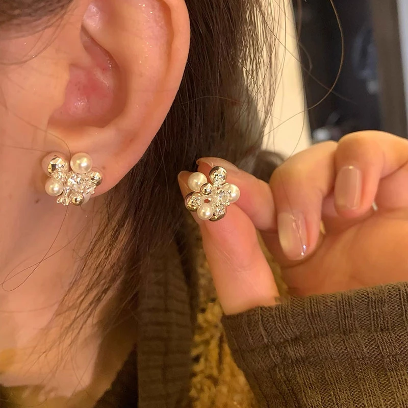 新款耳环微镶仿珍珠耳钉女百搭高级复古气质优雅独特爆款耳饰3310