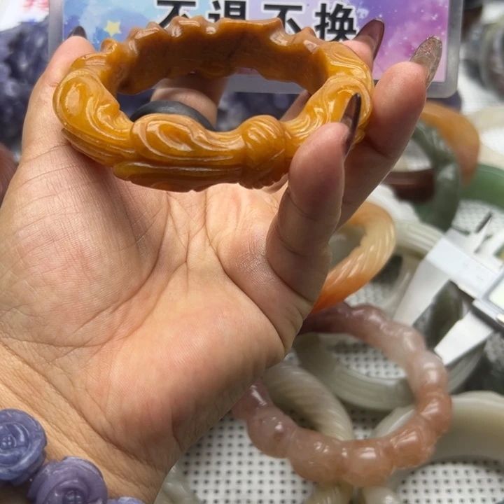 未镶嵌手镯石英岩玉